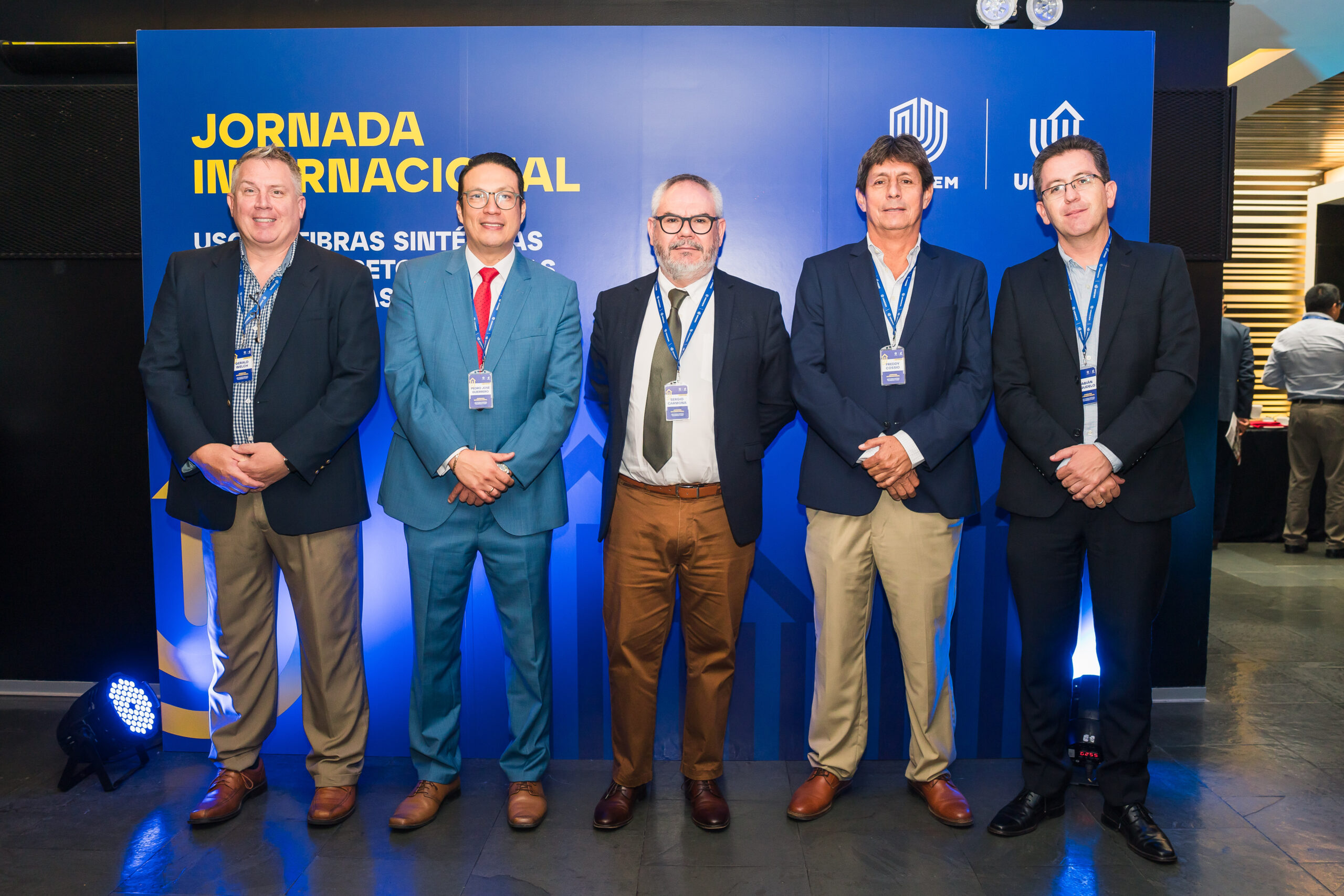 UNACEM reúne a expertos para analizar el futuro del uso de fibras sintéticas en el concreto y su impacto en la construcción